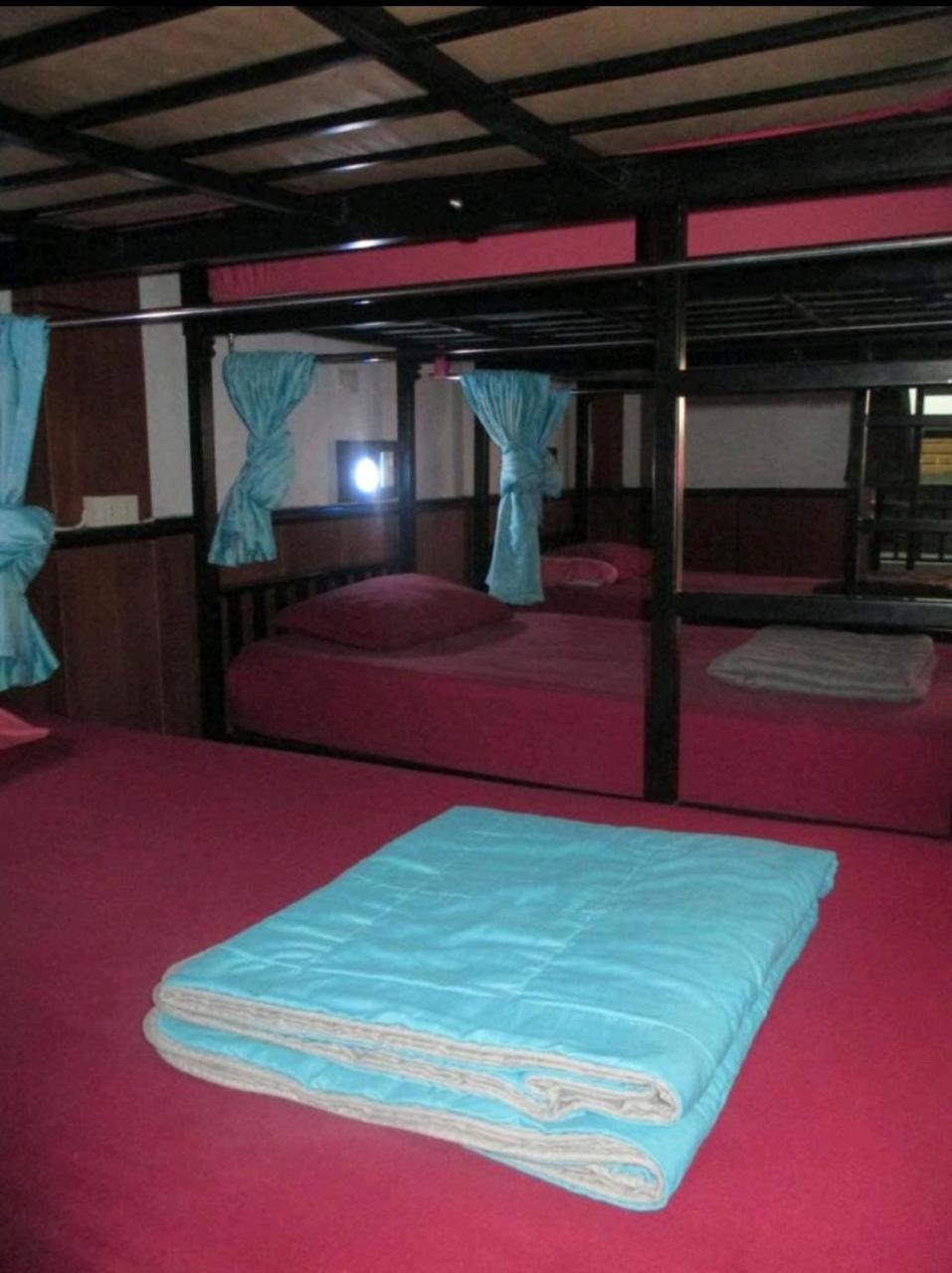 Neverland Dorm Phi Phi Adaları Dış mekan fotoğraf