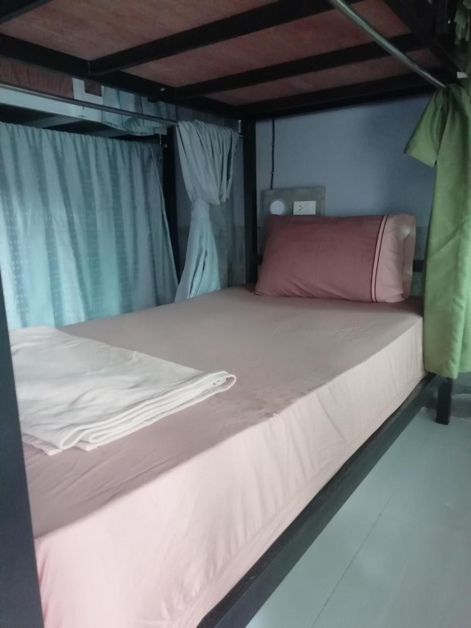 Neverland Dorm Phi Phi Adaları Dış mekan fotoğraf