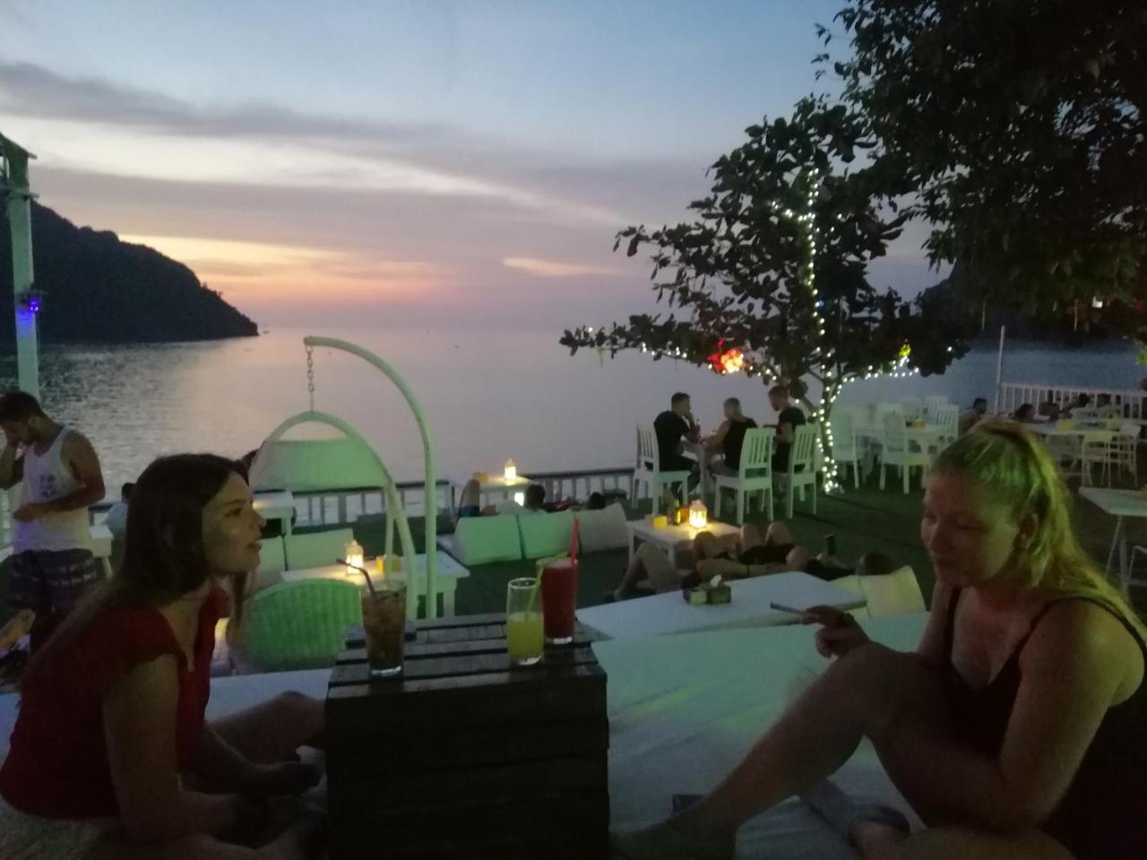 Neverland Dorm Phi Phi Adaları Dış mekan fotoğraf