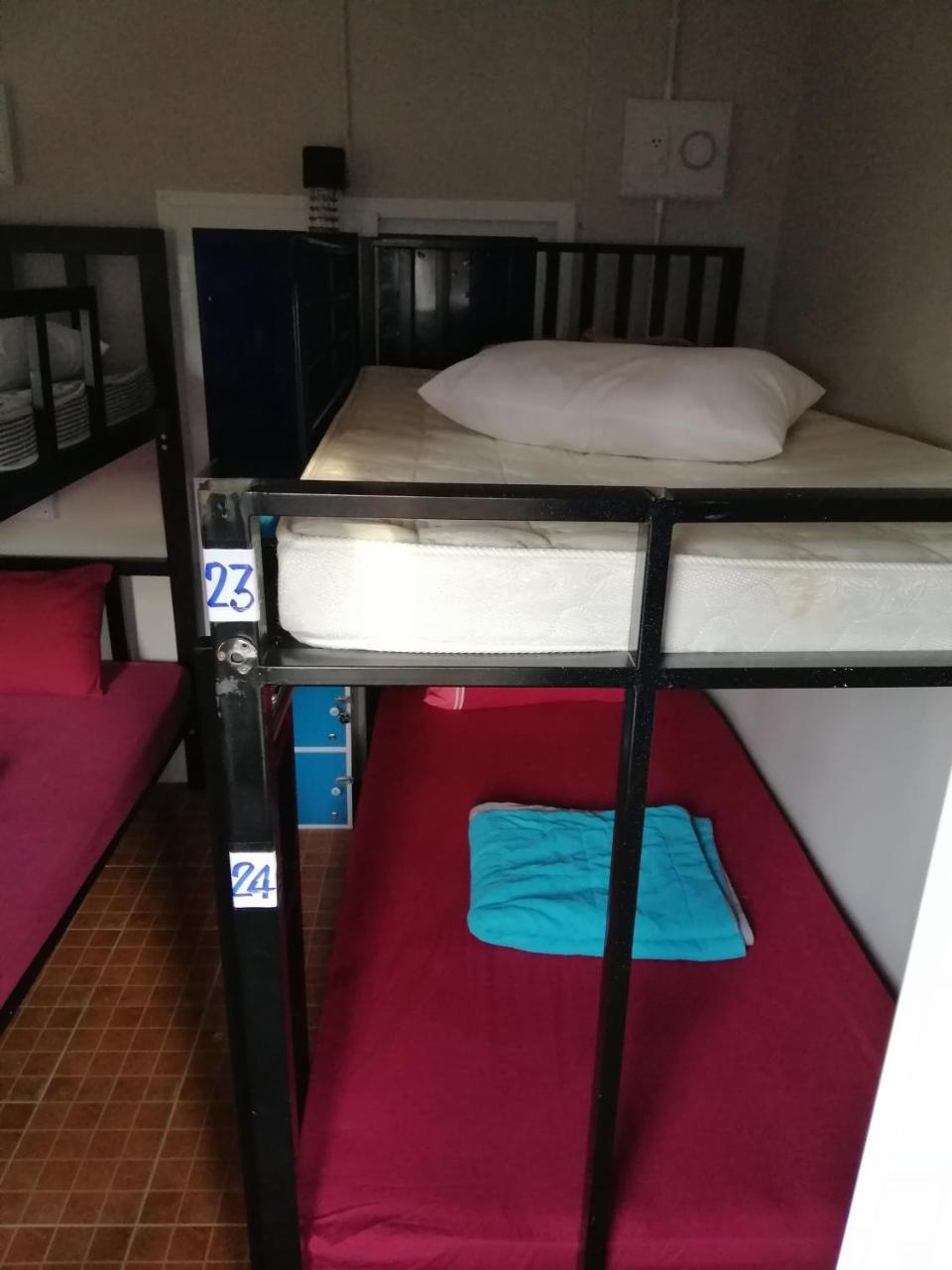 Neverland Dorm Phi Phi Adaları Dış mekan fotoğraf