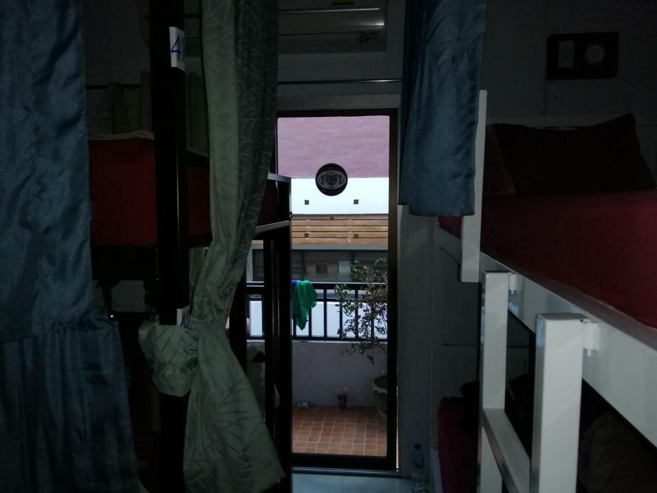 Neverland Dorm Phi Phi Adaları Dış mekan fotoğraf