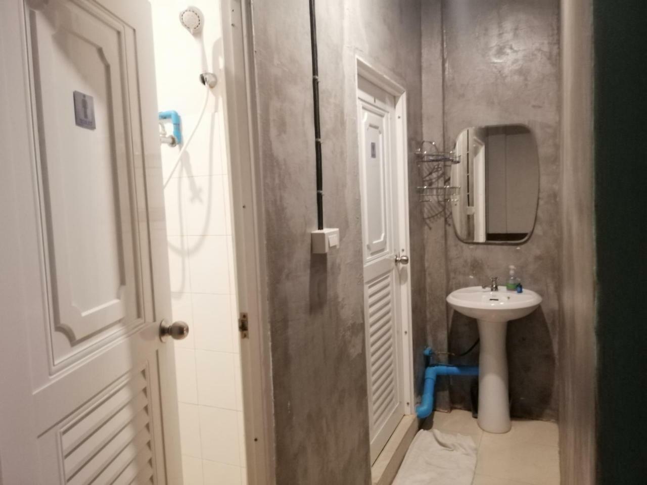 Neverland Dorm Phi Phi Adaları Dış mekan fotoğraf